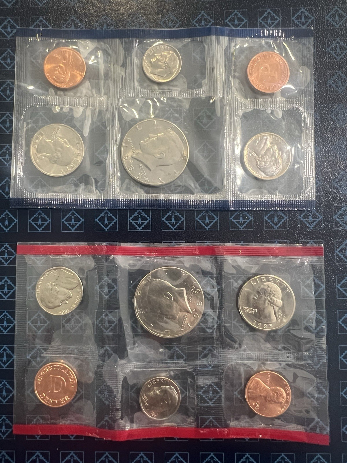 U.S. Mint Set 1985 Uncirculated Business Strike P & D Original Cellophane