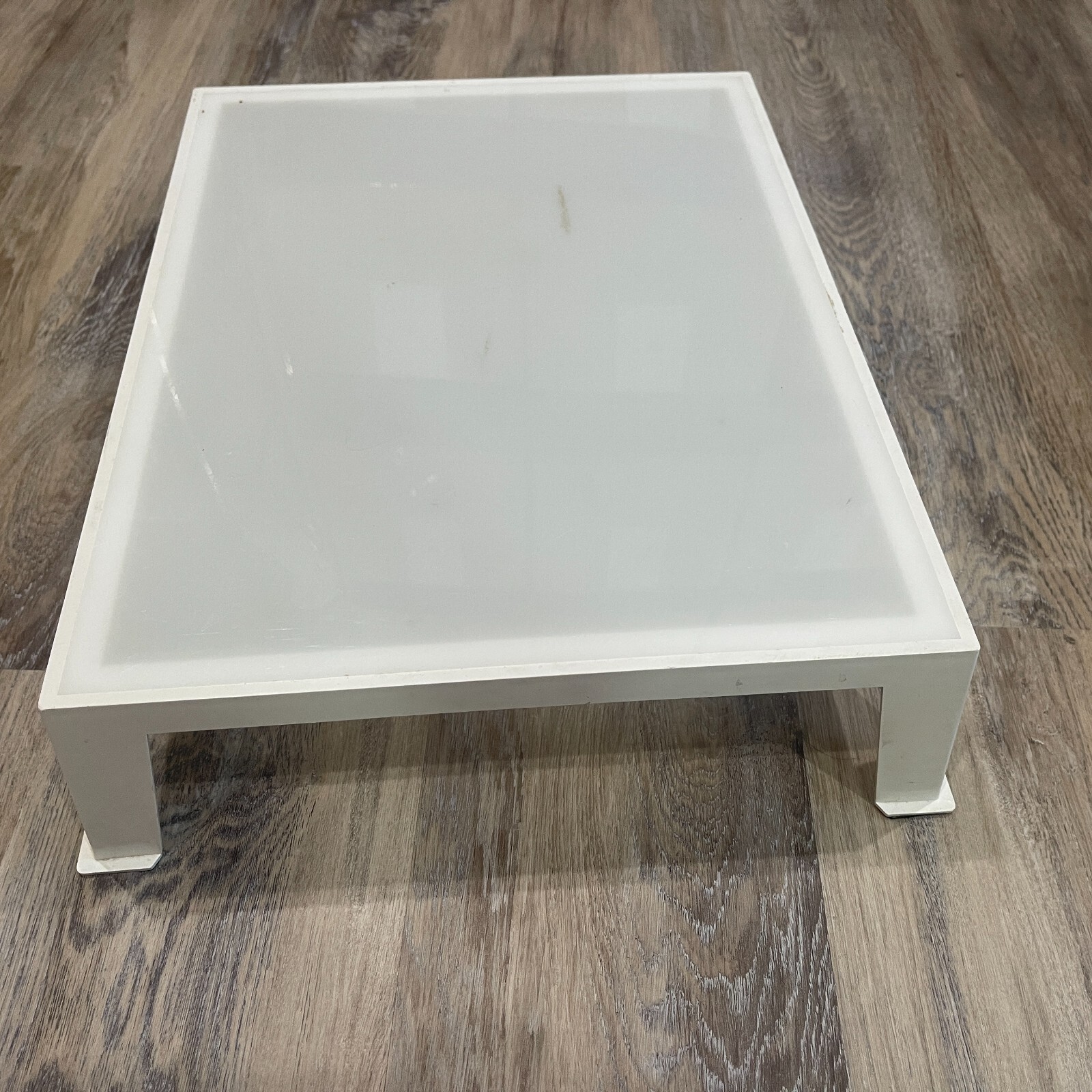 Light table to cut out patterns