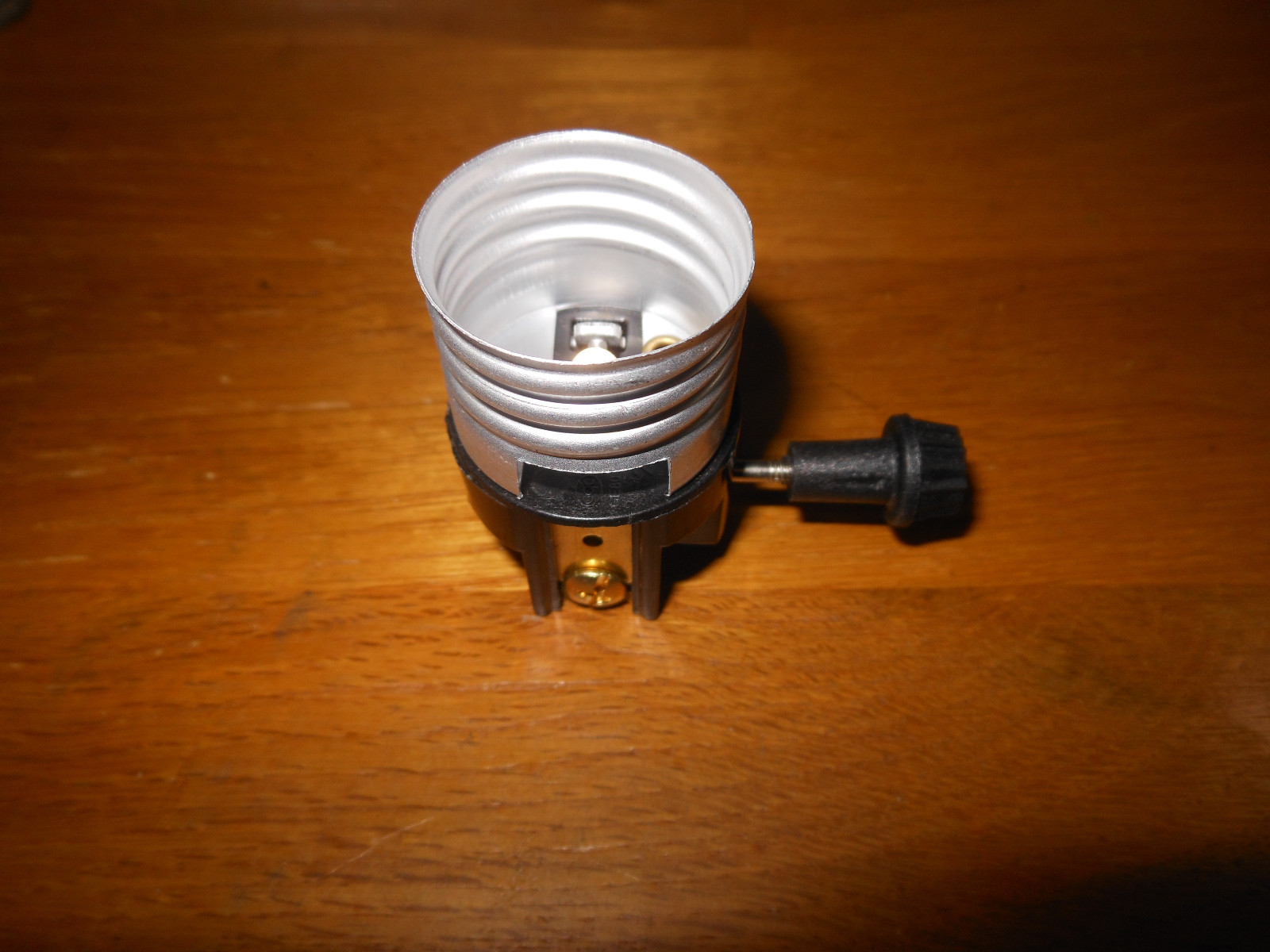 New 3-Way Medium Base Lamp Socket By ADL Model D59