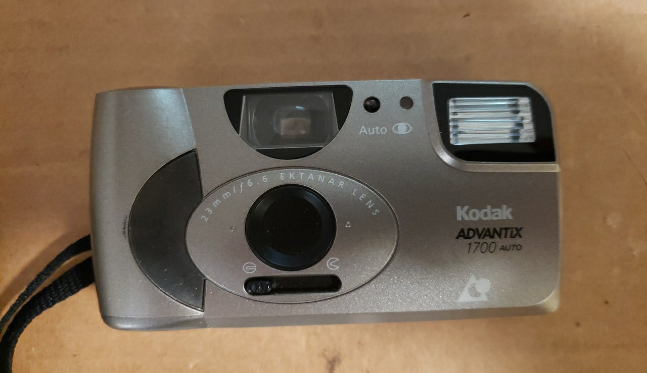 Vtg Kodak 1700 Auto Advantix Camera for Advantix Film UNTESTED