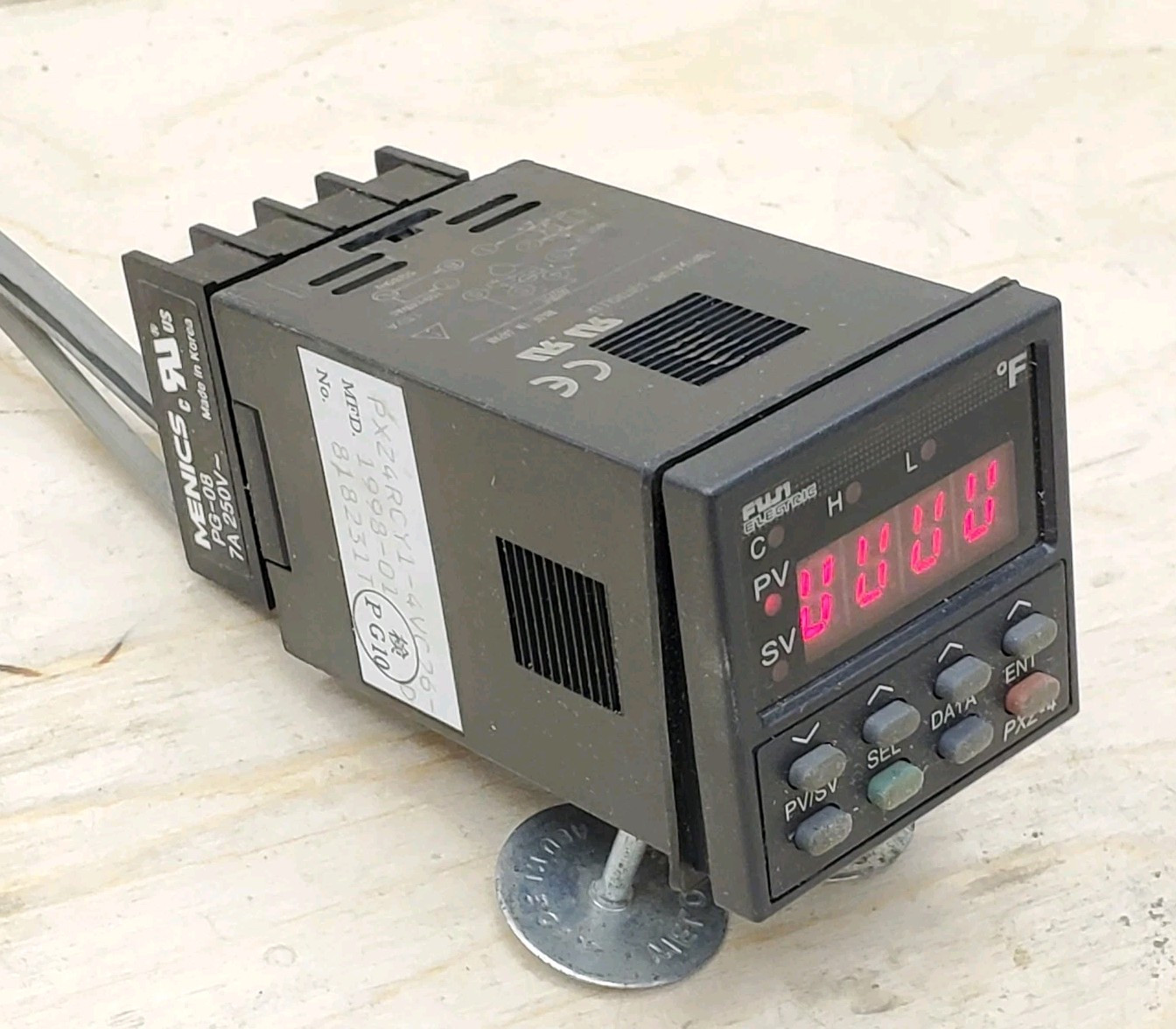 Fuji Electric PXZ4RCY1-4VC26-D Temperature Controller - Good Condition