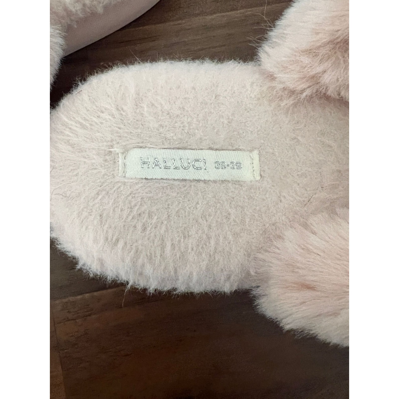 Hallui women's medium pink slippers