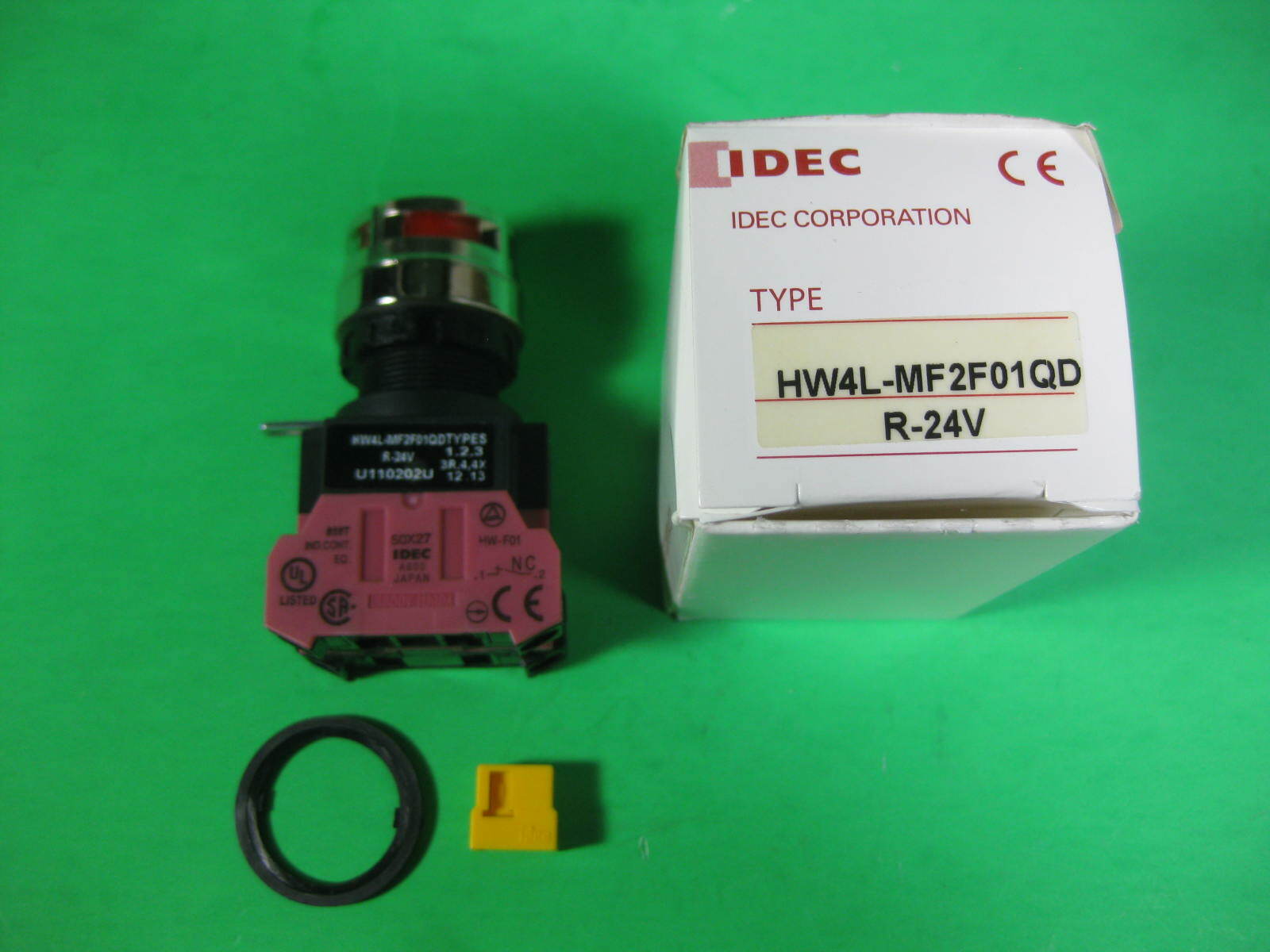 IDEC -- HW4L-MF2F01QD-R-24V -- New