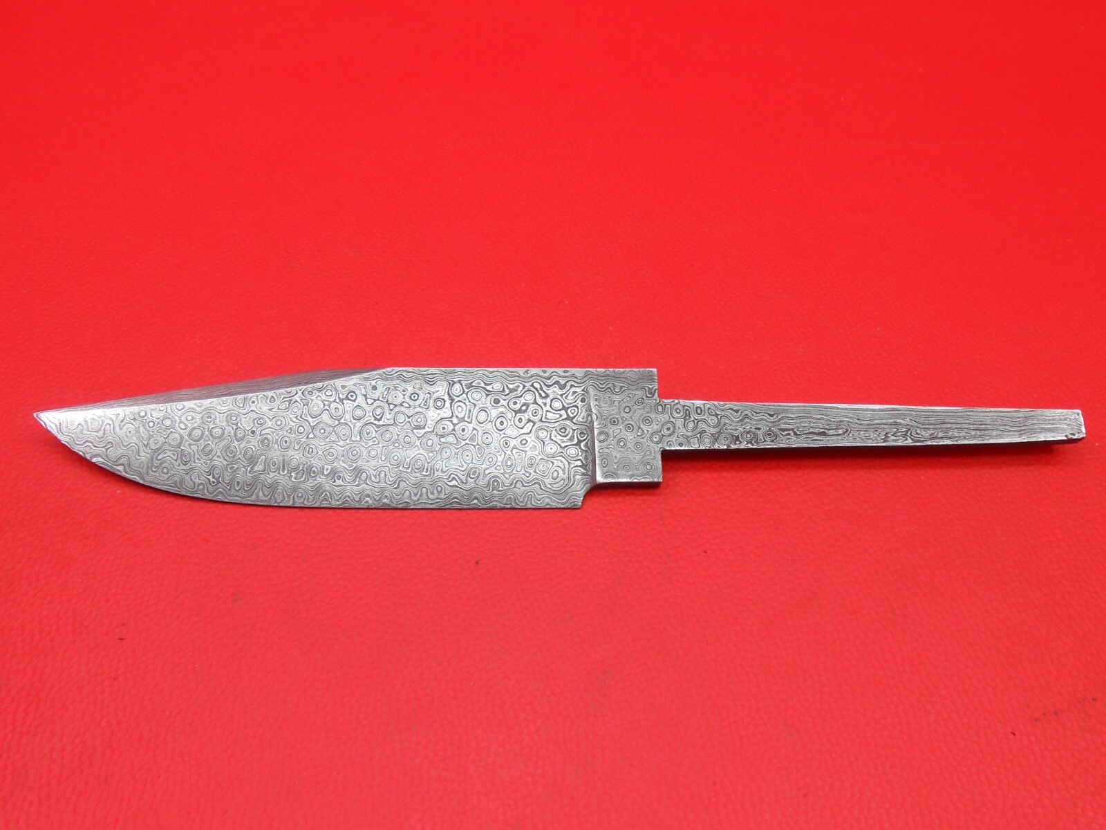 Custom Handmade Pattern Damascus Steel knife blade blank For Supply A12