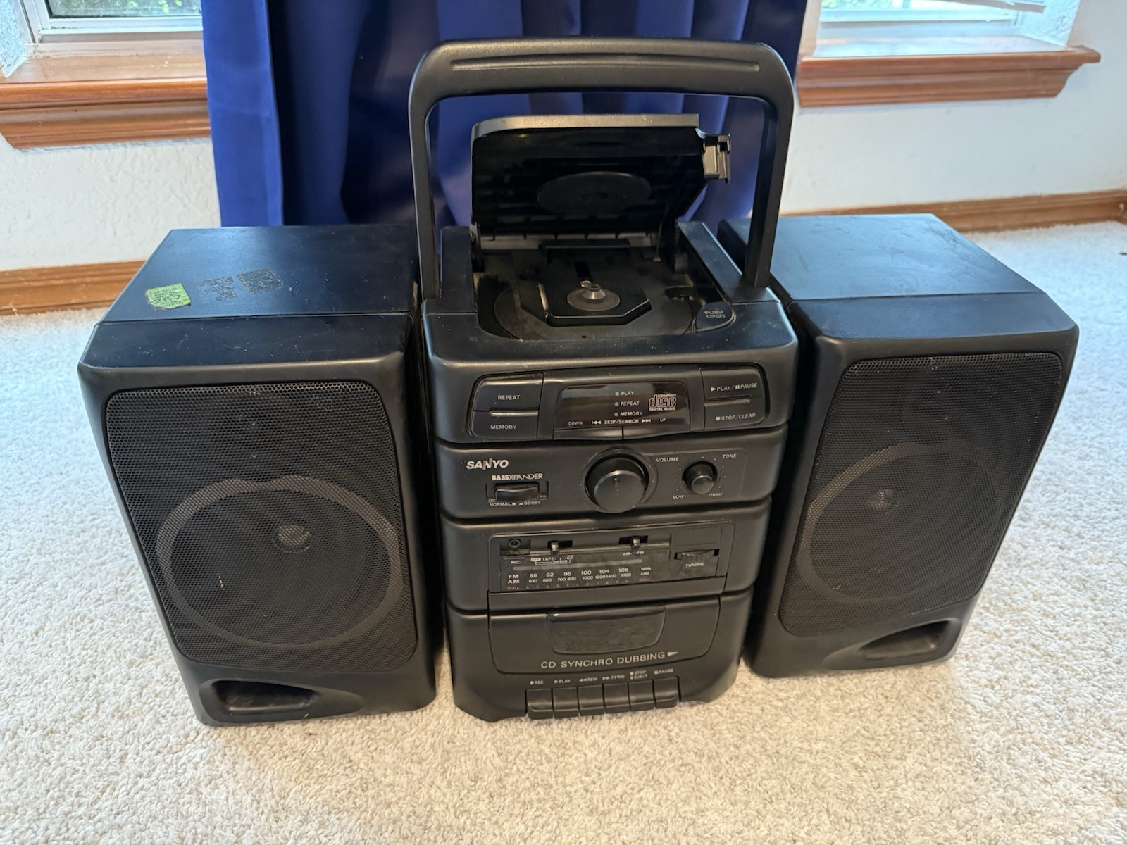 Sanyo mcd-s660 Boombox AM FM CD Tape Deck w/ Detach Speakers - TESTED WORKS