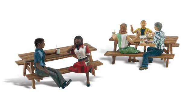 Woodland Scenics Outdoor Dining N Train Figures A2214