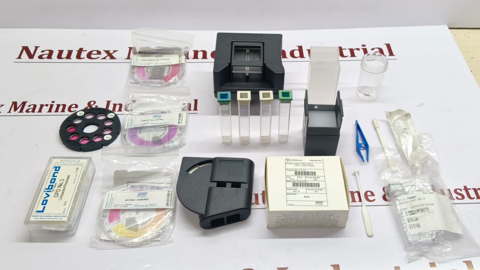 LOVIBOND COMPARATOR 2000 WITH DISC TEST KIT