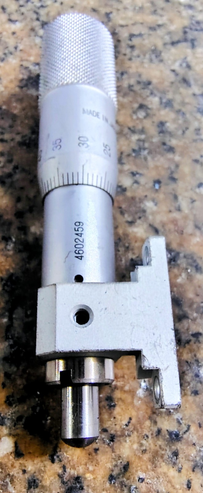 MICROMETER HEAD ZERO-ADJUSTABLE THIMBLE 0-30mm RANGE 0.01mm WITH MOUNT BRACKET