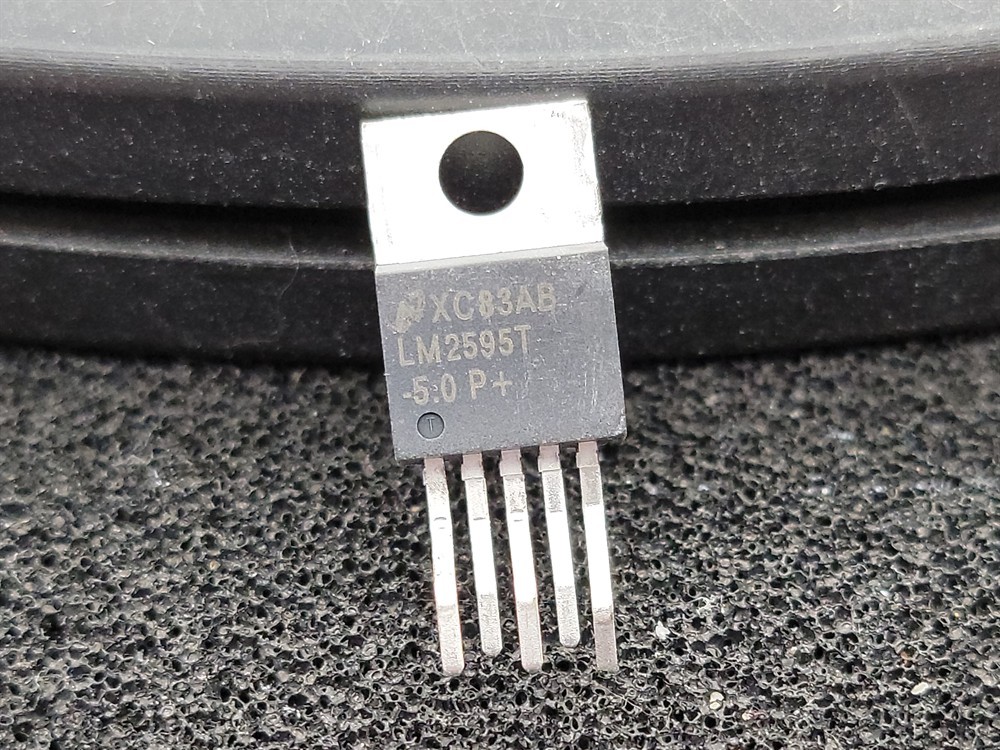 New (11pcs) LM2595T-5.0 NATIONAL SEMI IC Linear