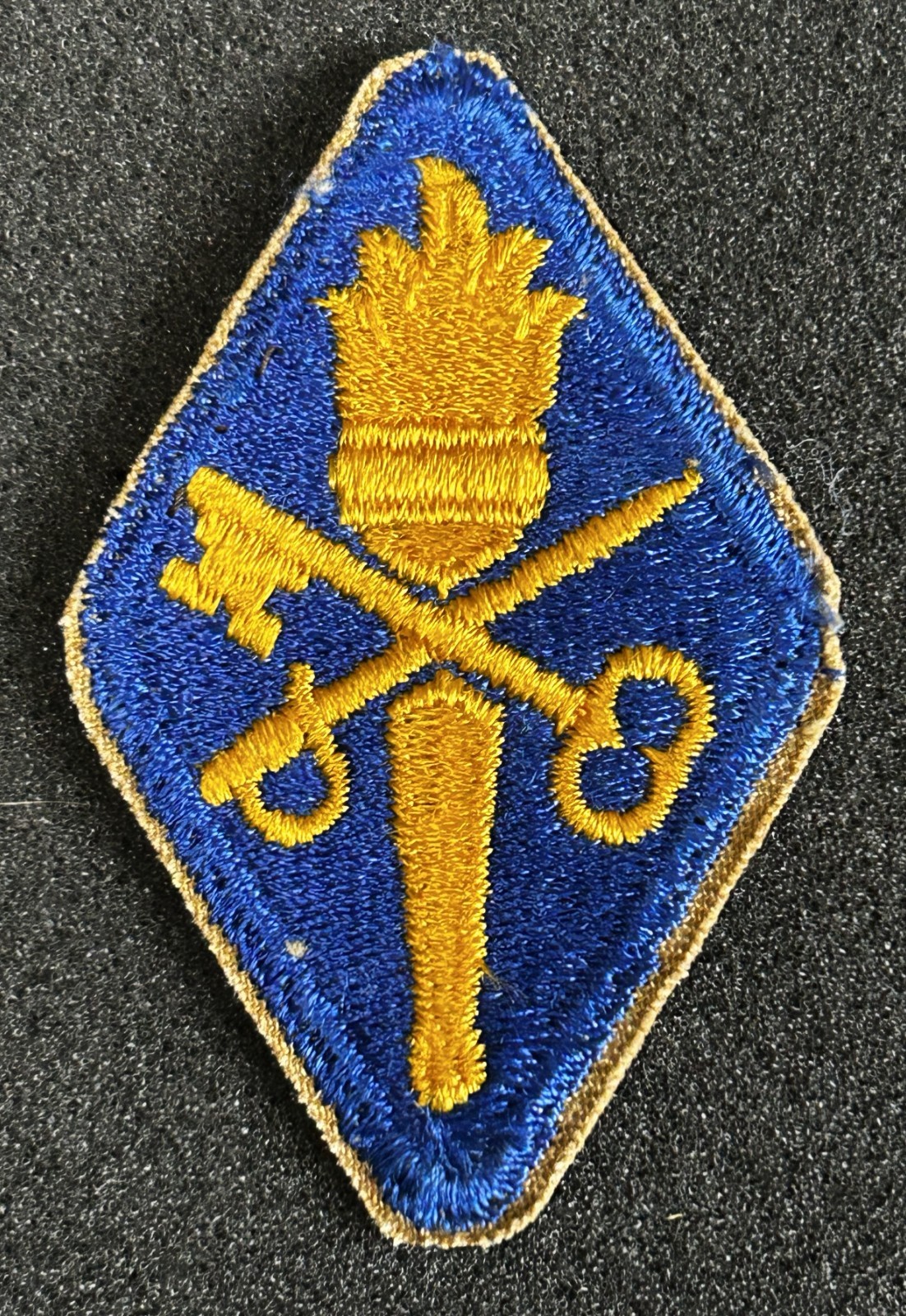 US Army Shoulder Patch: Quartermaster School Cut Edge