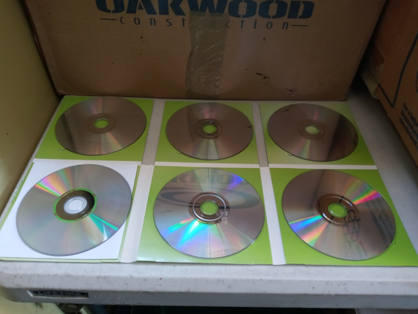 SUSE LINUX Professional 9.0 Includes 7 CD's, Guide Etc. Big Box
