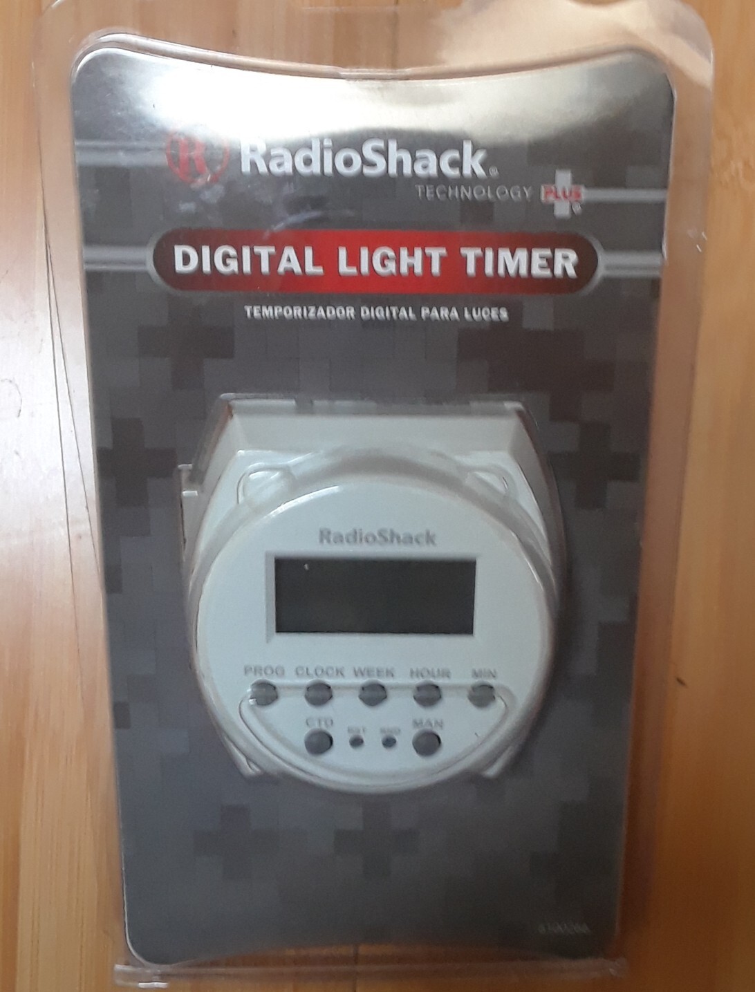 New in Retail Pack Radio Shack (Technology +) DIGITAL LIGHT TIMER Model 6100266
