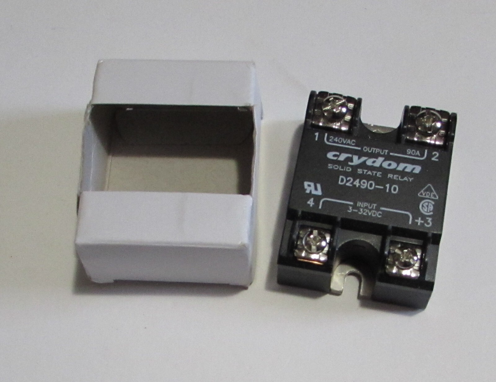 NEW CRYDOM D2490-10 SOLID STATE RELAY D249010