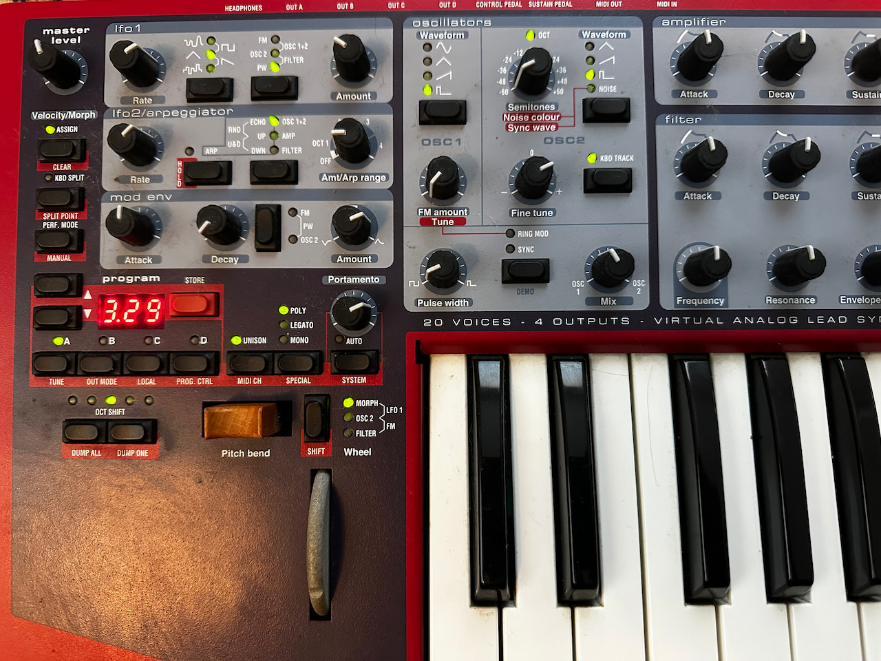 Nord Lead 2x Virtual Analog Synthesizer in EXCELLENT Condition, all pots good