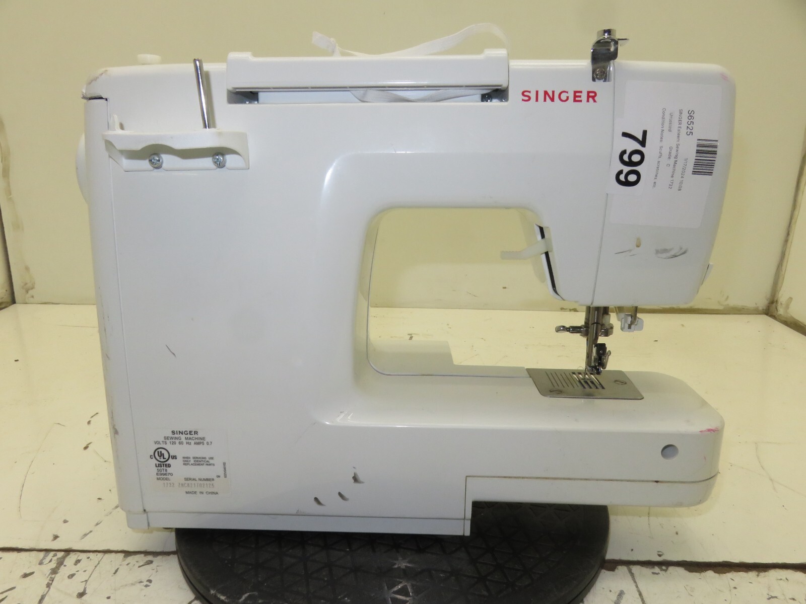 SINGER 1732 Esteem Sewing Machine - Untested As-is