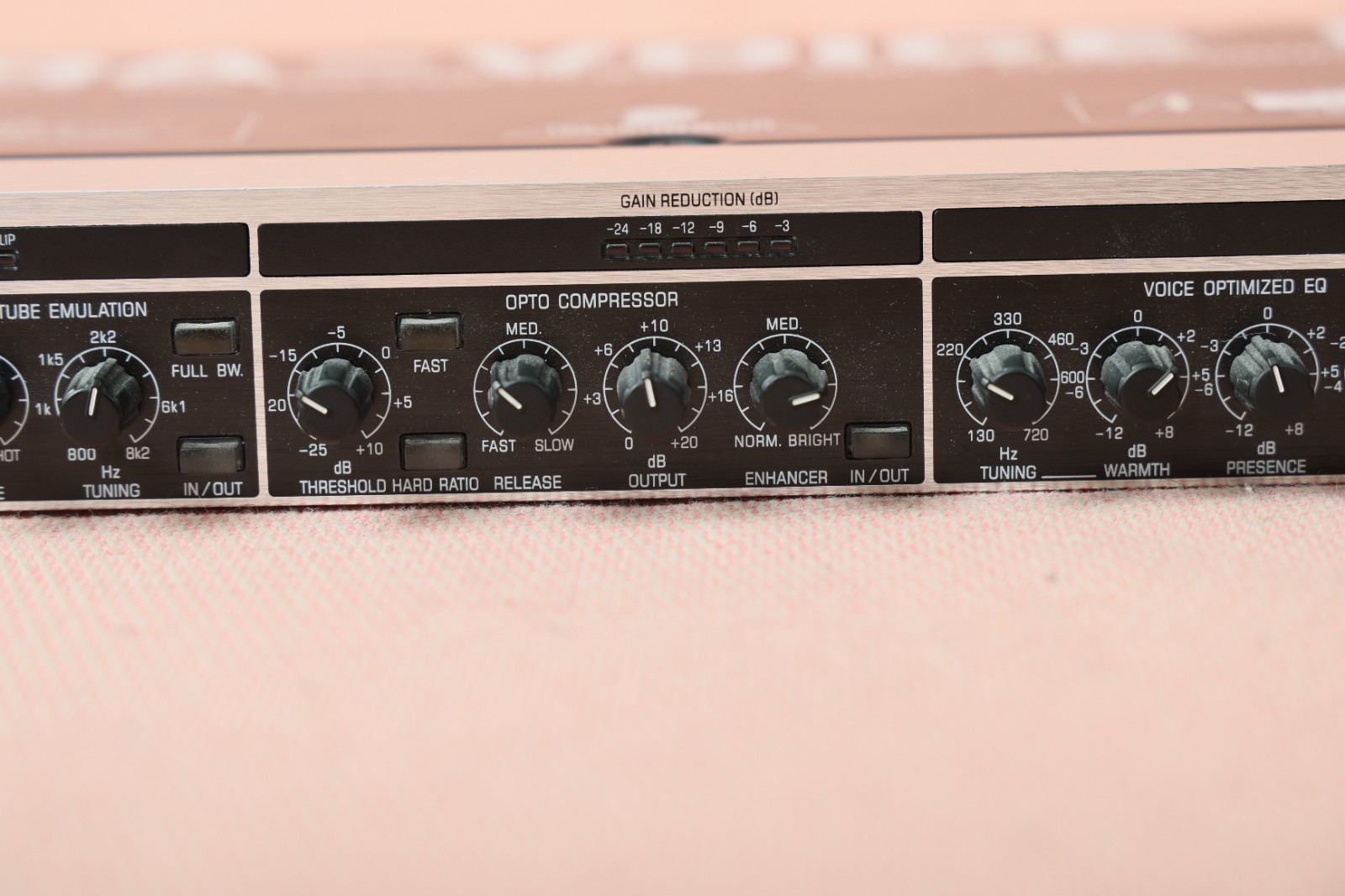 Behringer VX2000 Ultra-Voice Pro Mic Preamp / Voice Processor - Tested
