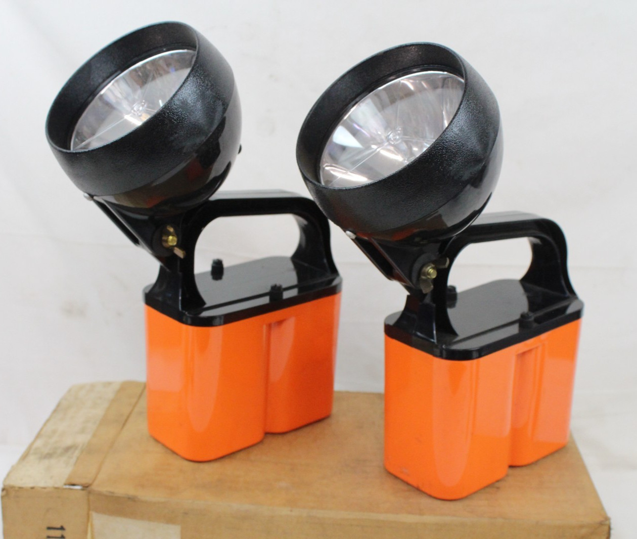 2 New Bright Star 2208 Safety Orange Approved Industrial Lantern 2-6V Light