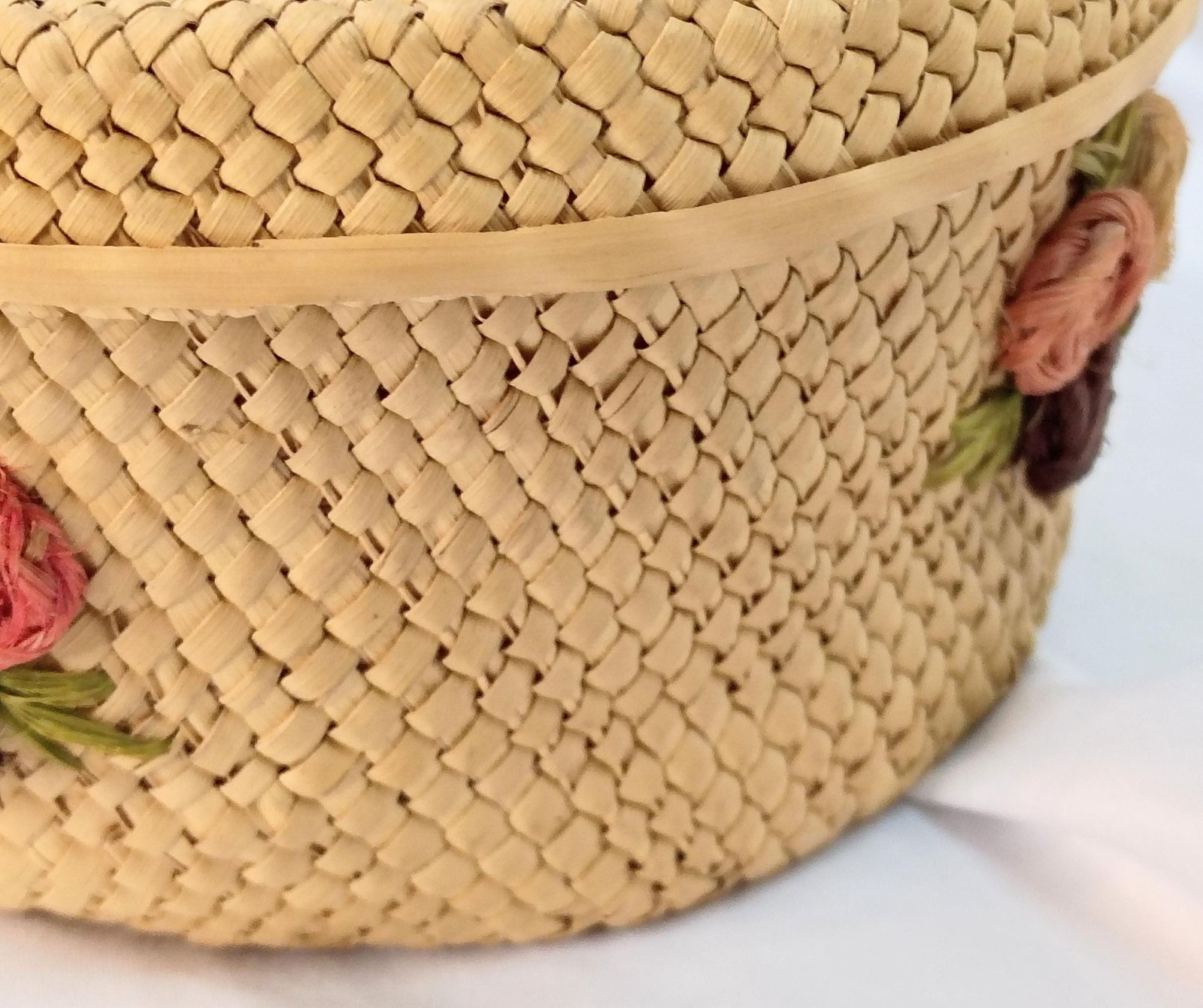 Vintage Woven Straw Floral Basket with Lid