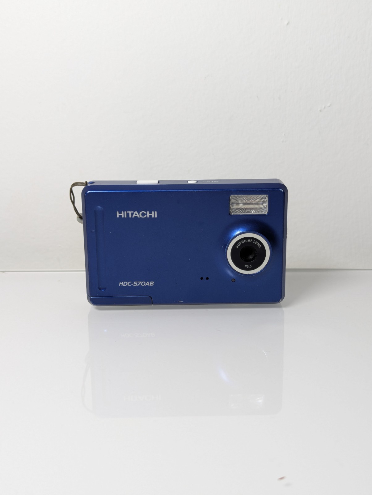 Hitachi HDC-570AB 5.0MP Digital Camera (Tested Working)