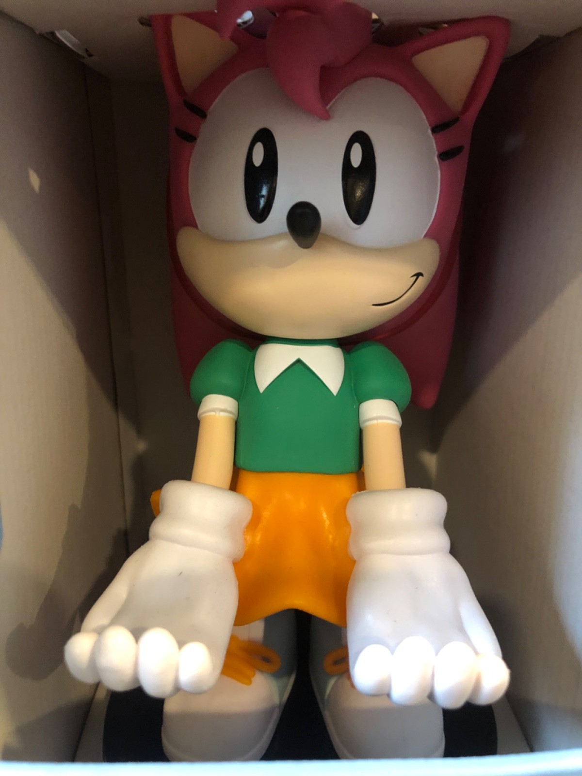 Amy Rose Controller Holder & Phone Holder | Cable Guys | Sonic The Hedgehog