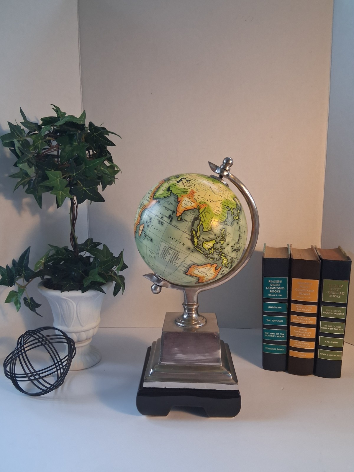 World Globe; Pedestal Style; Silver Toned, Desktop Globe