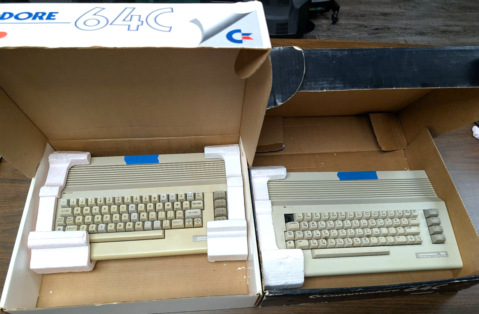 Lot 2 Commodore 64 C C64 Computer Consoles w/Boxes 1 Works 1 Broken No Accessory