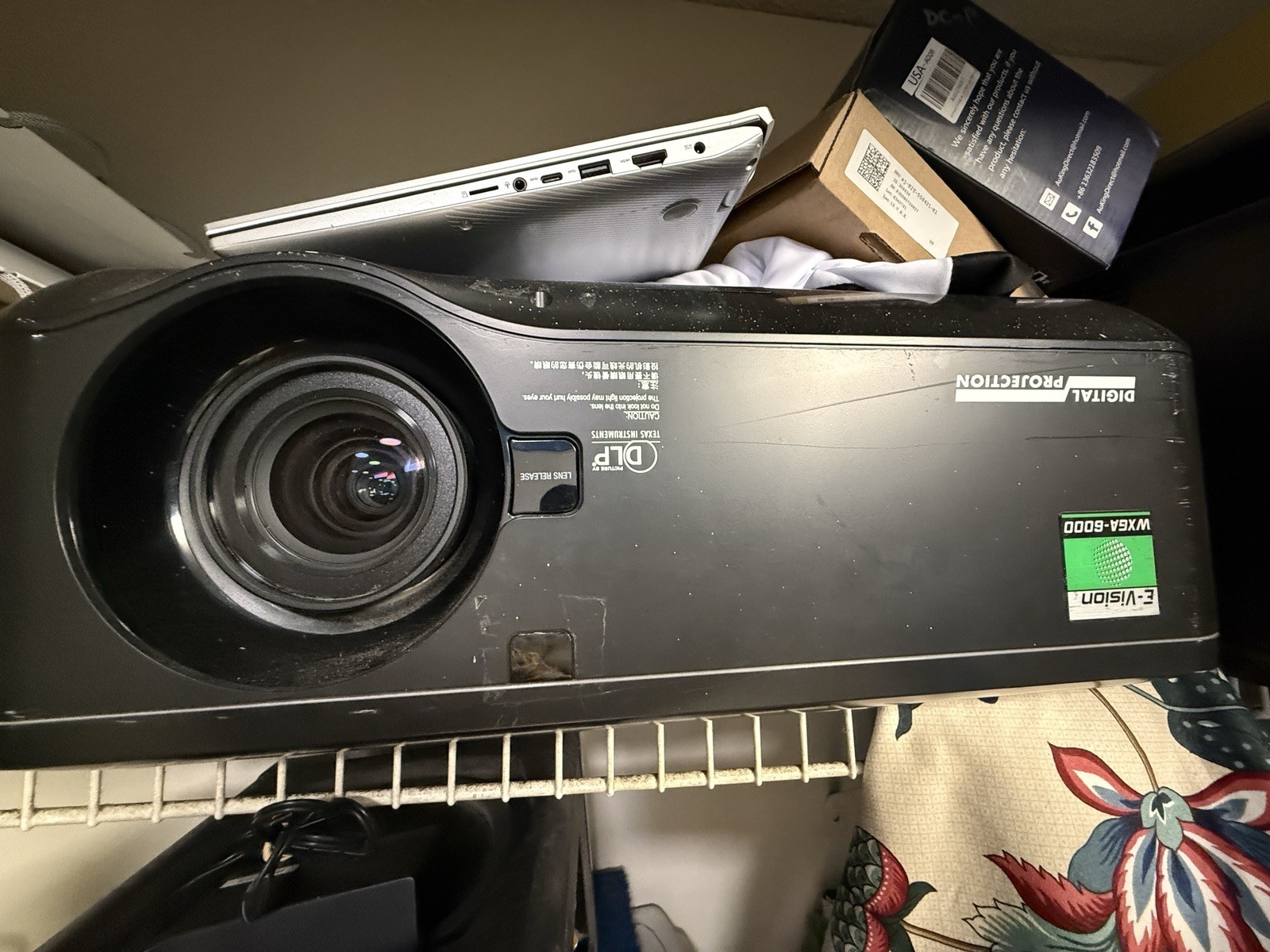 E-Vision 6000-WXGA Digital Projection 1280x800 DLP 6000 Lumens