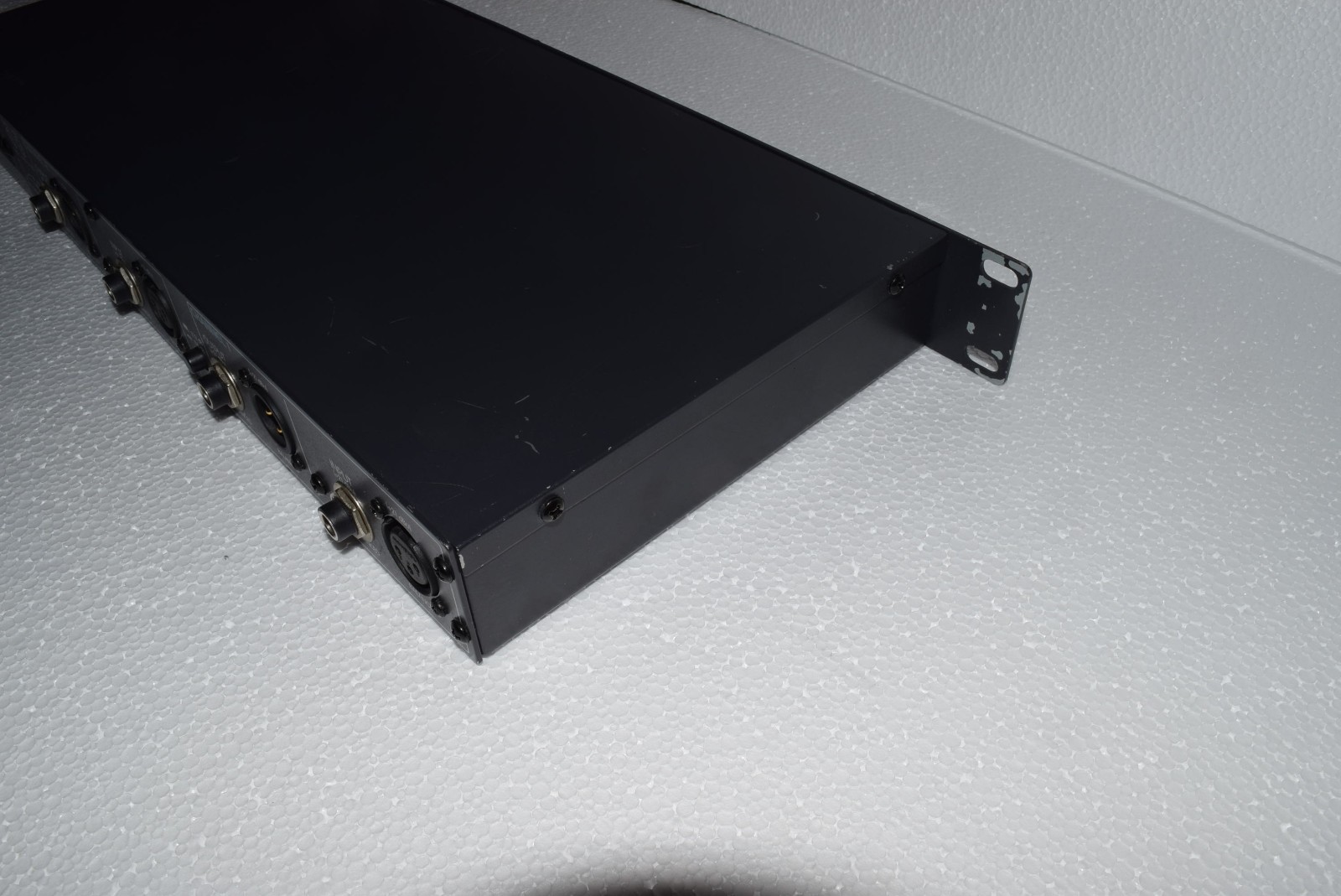 Peavey Q2151 2x15 Band Graphic Equalizer - Working