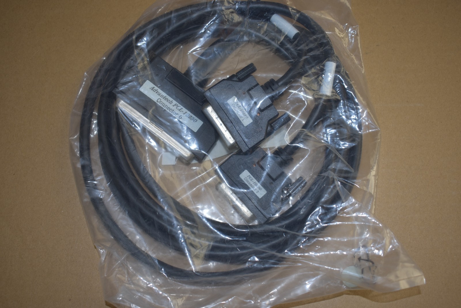 L-TRON 2M SCSI-100 to 2xSCSI-50 P/N:PCL-10250-2E
