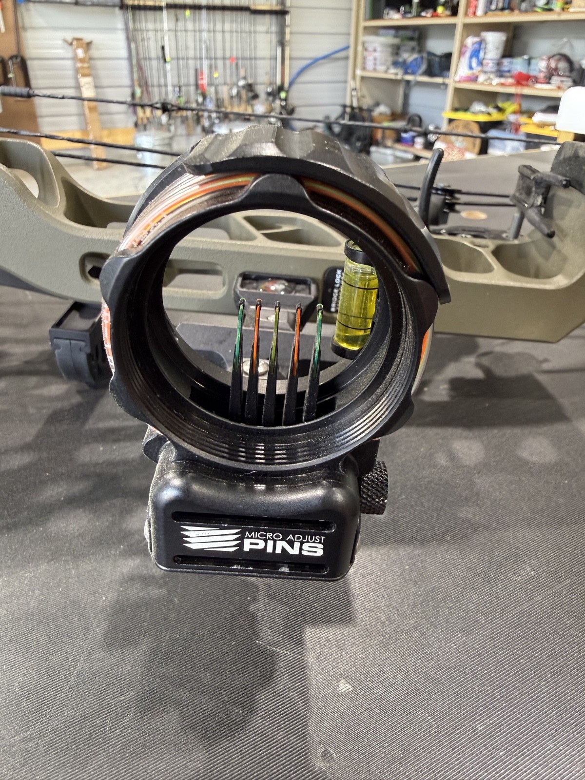 Mathews Phase 4 33 RH Compound Bow