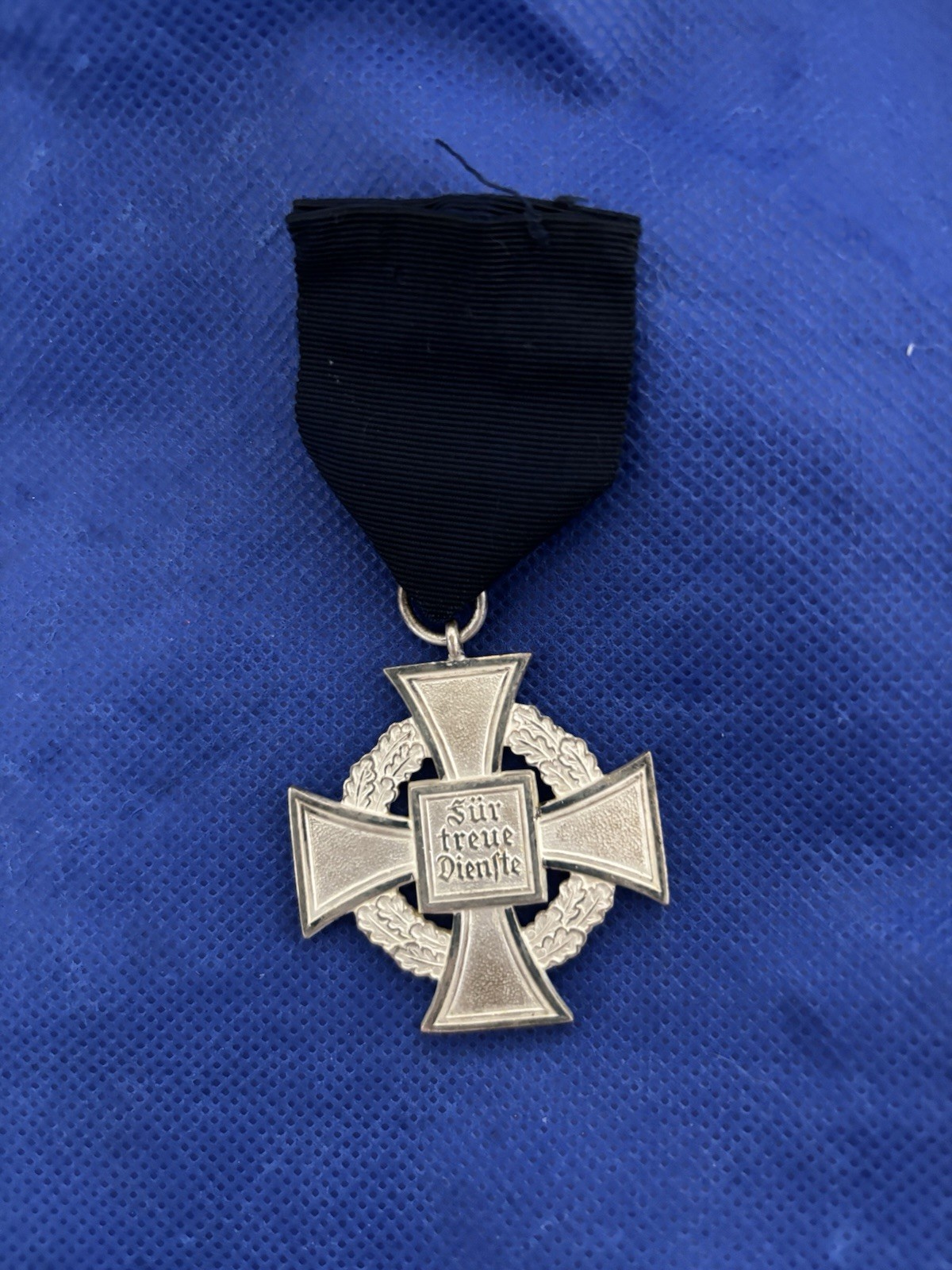 Iron Cross „ Für Treue Dienste“ WWll Medal Sterling Silver With Oak Wreath
