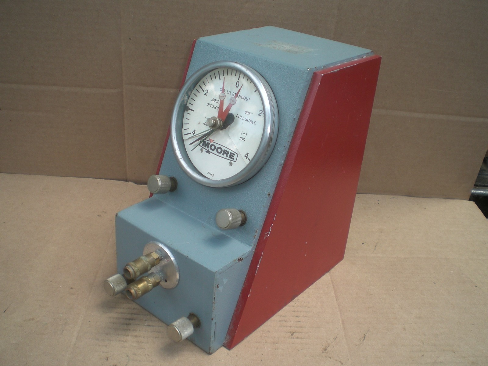 Moore Products precision air gage model 824L