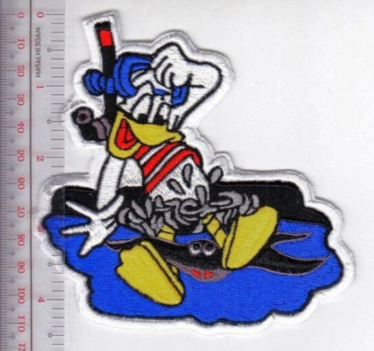 SCUBA Diving Disney Donnald Duck SCUBA Diver NO TARIFF