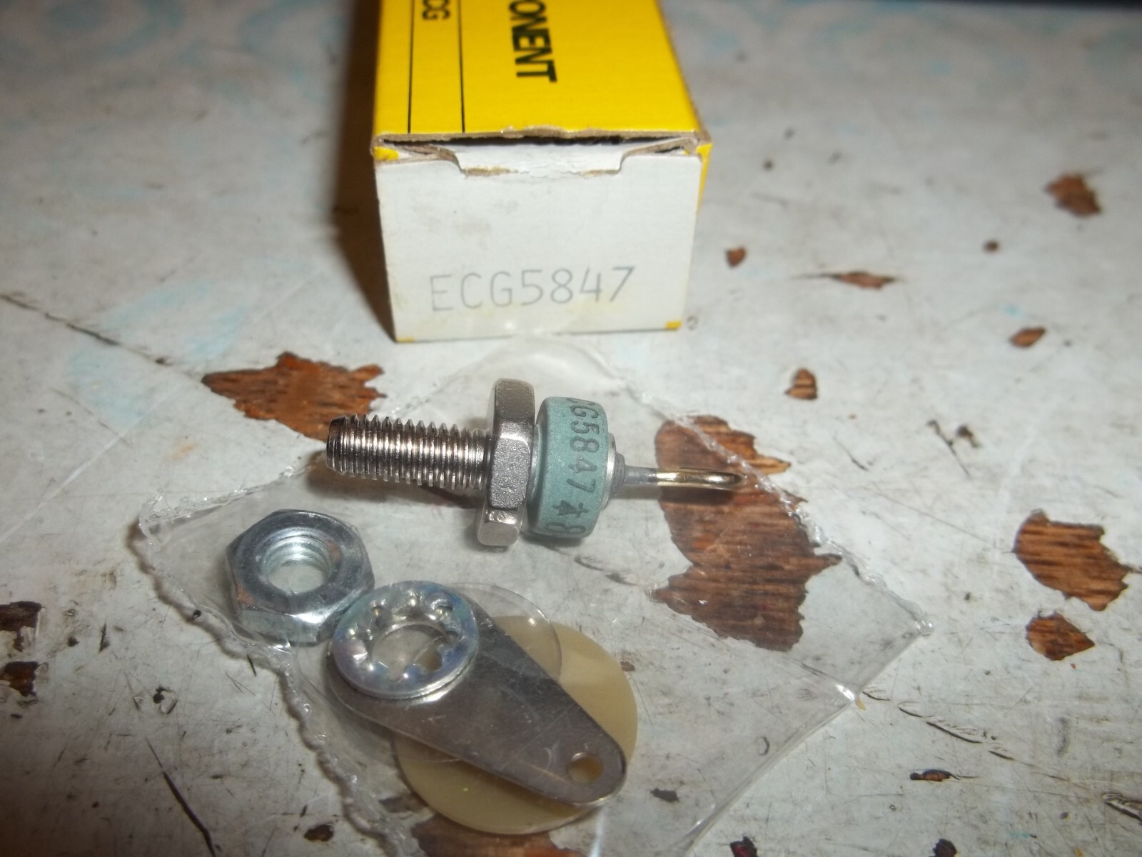 PHILIPS SYLVANIA ECG RECOVERY RECTIFIER DIODE 5847 THREAD END IS A (*1-2)