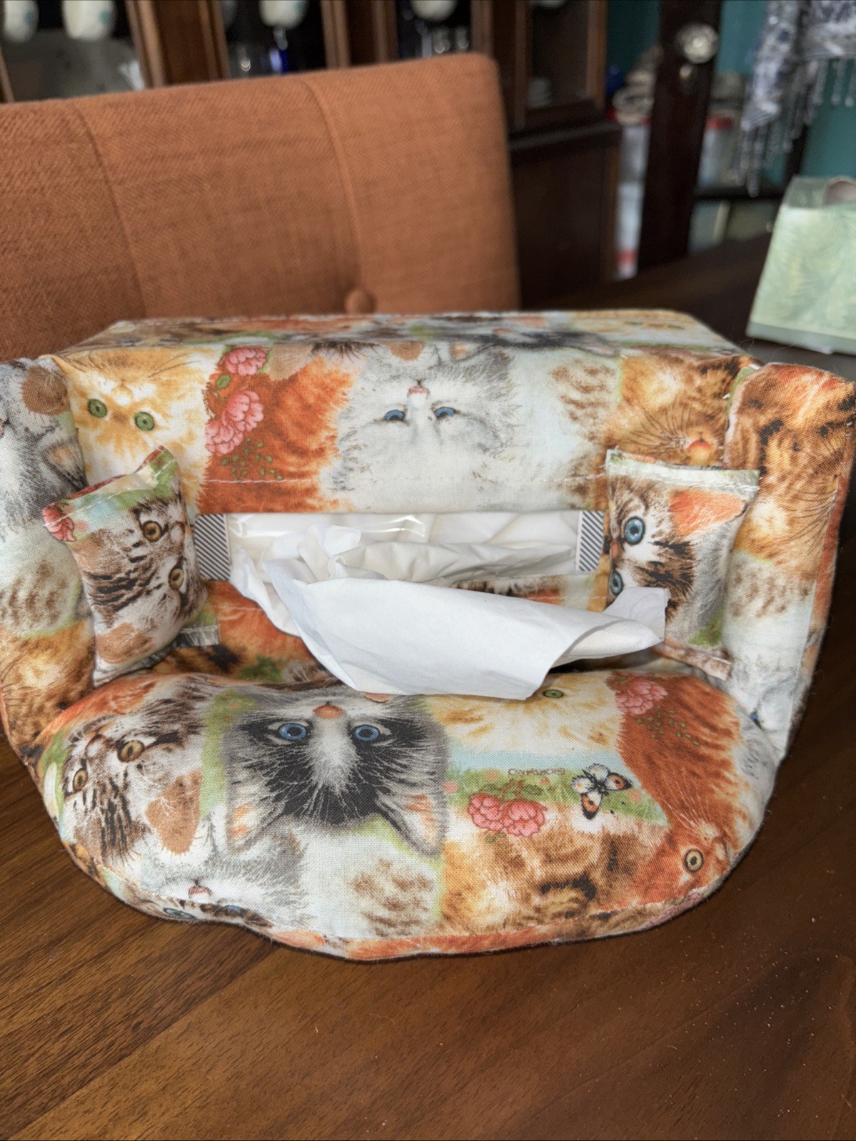 "Cats" Animal Sofa Tissue* Box Cover With In Place Pillows