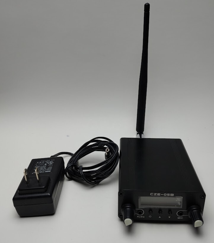 CZE05B FM Black w/ Antenna Mini Radio Transmitter Stereo Station