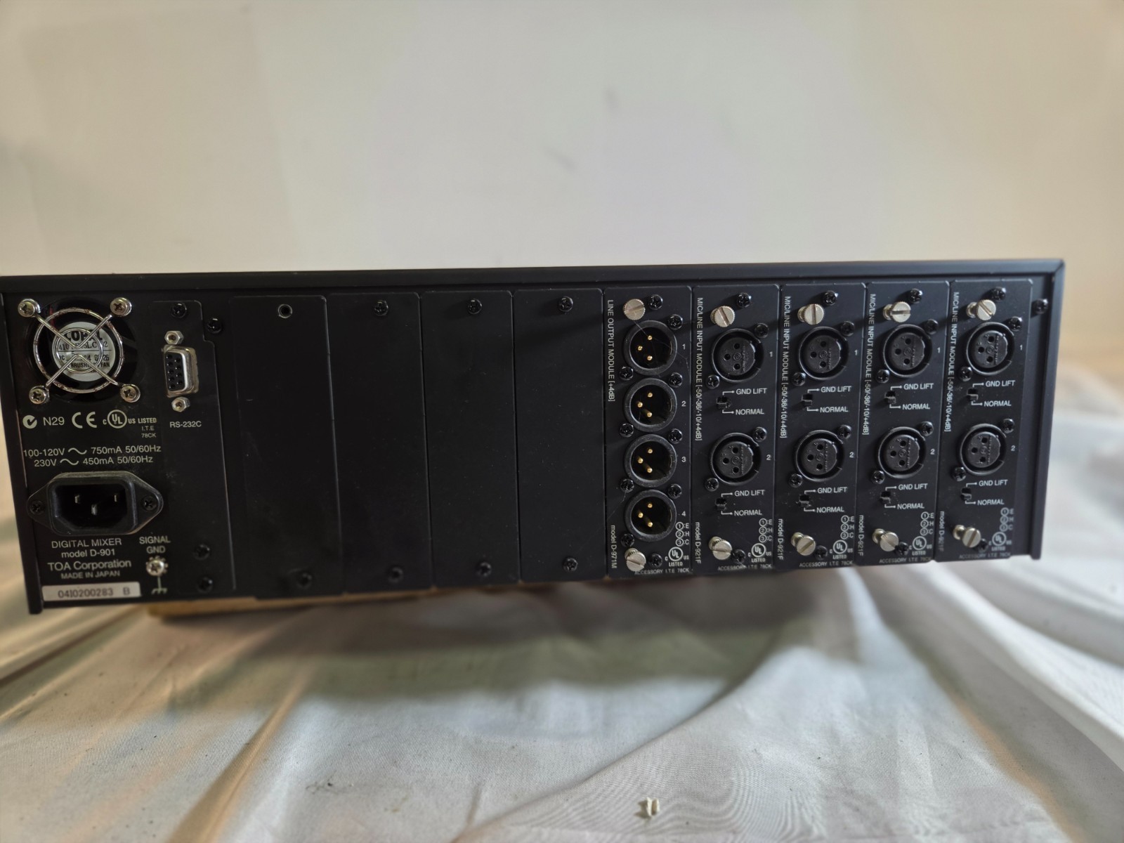 TOA D-901 Digital Matrix Mixer DSP 8 XLR Inputs 4 XLR Outputs Tested Working