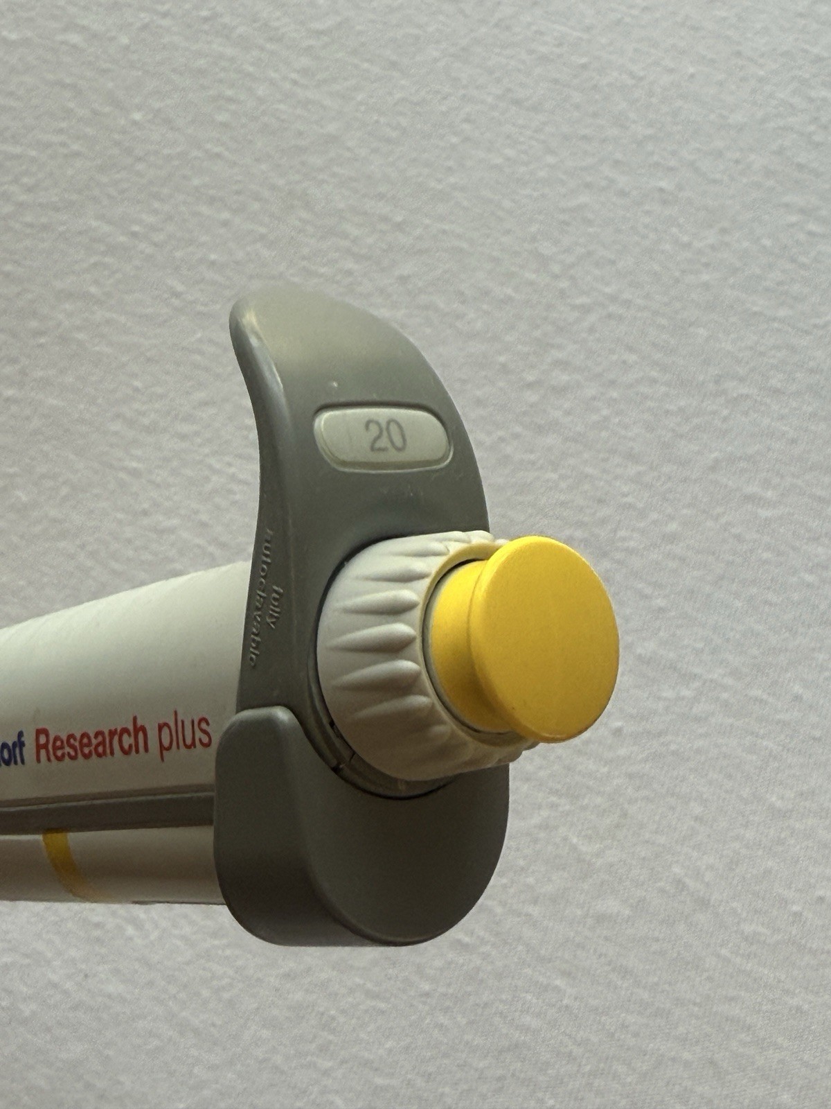 Eppendorf Research Plus ~ 20 ~ 2-20ul ~ Single Channel ~ Calibrated ~ Used