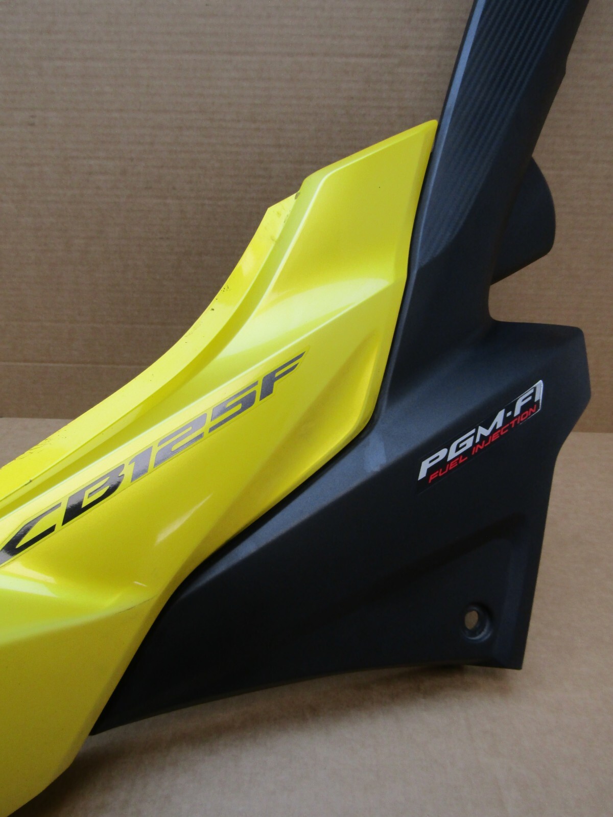 Honda CB125F 2017 11,619 miles right tail fairing panel (13441)