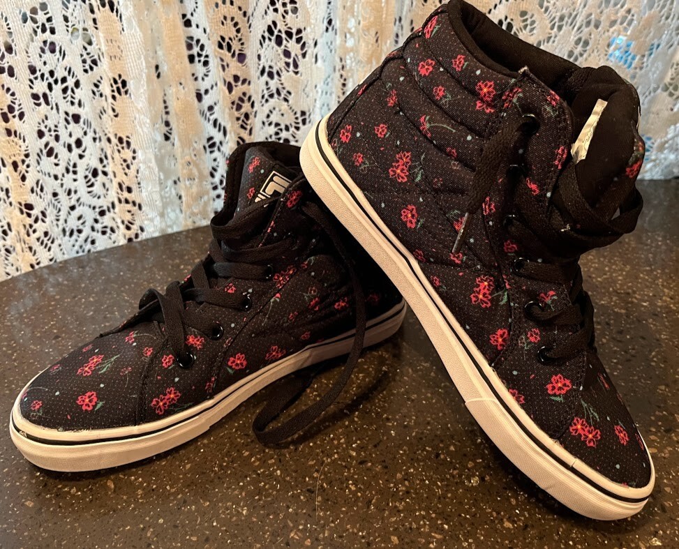 Fila Women's tennis Shoes Black Pink Canvas vtg High Top Floral Print  Sz 5