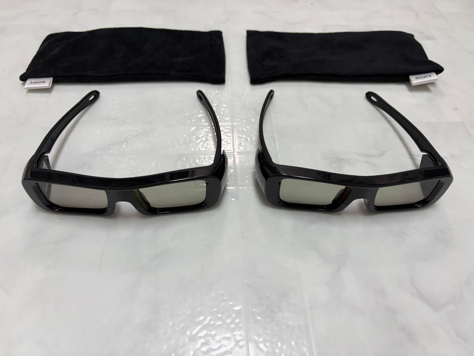 Lot of 2 Sony TDG-BR50 Black 3-D Glasses for Bravia 3D HDTV