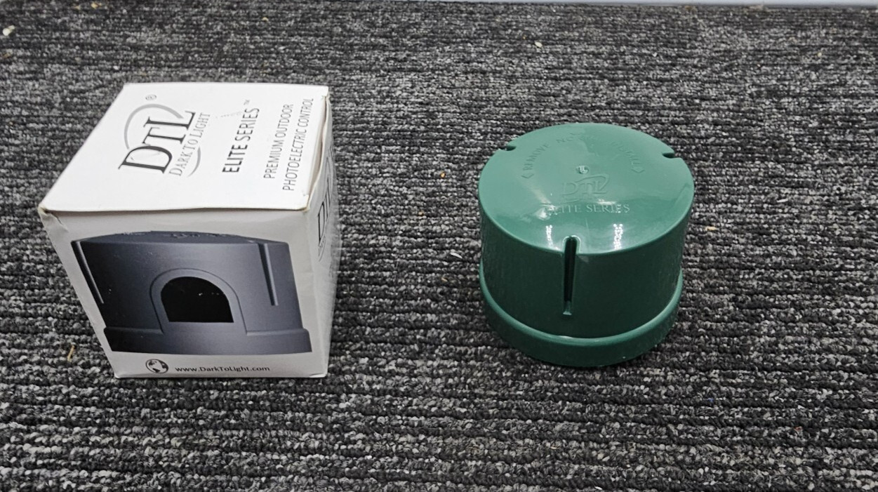 (QTY 5) DTL Dark to Light DLL127-1.5 Elite Green Premium Photoelectric Control