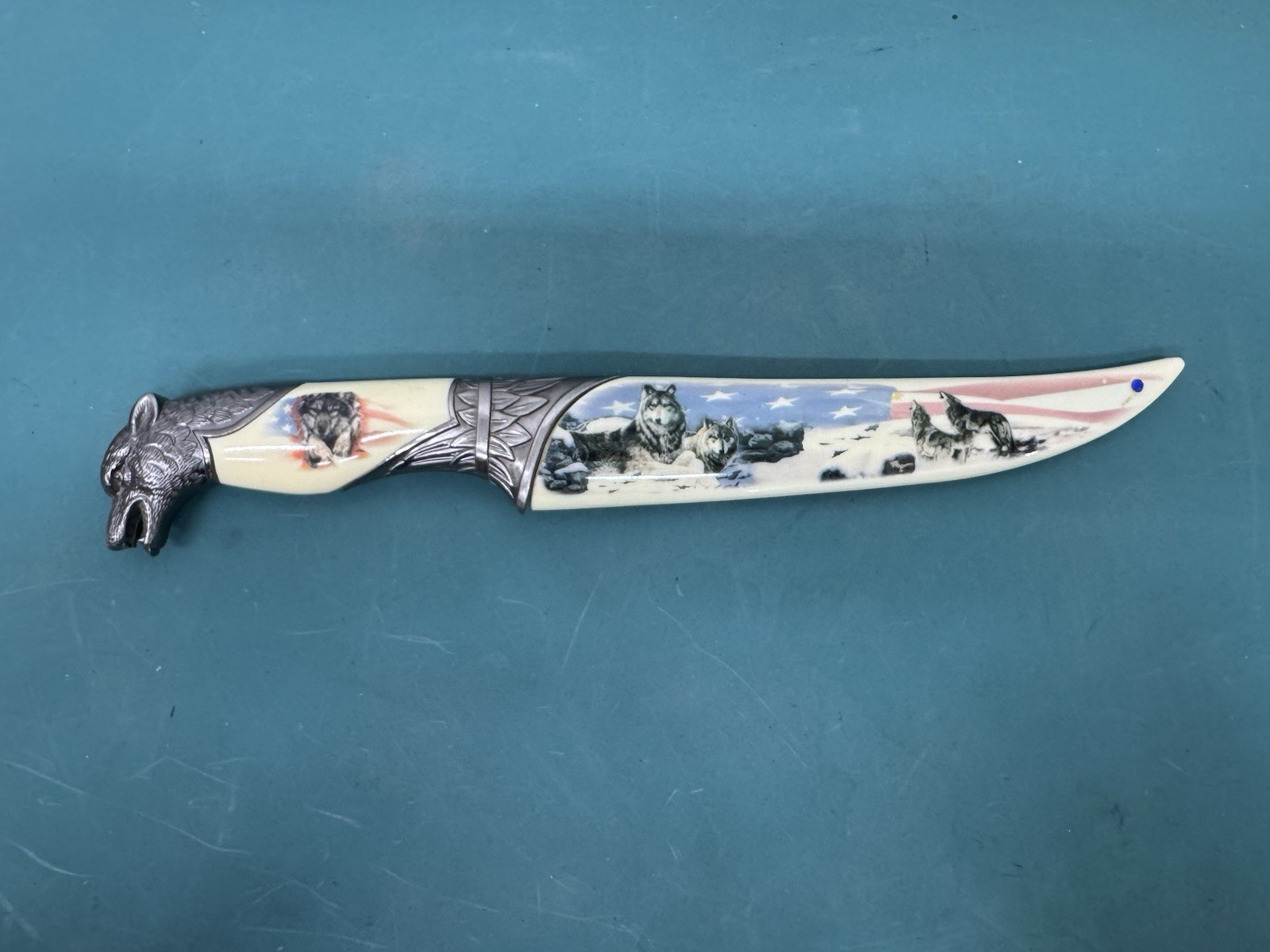 13" Wolf Head Fixed Blade Stainless Knife with Wolf Scene Motif Sheath & Handle