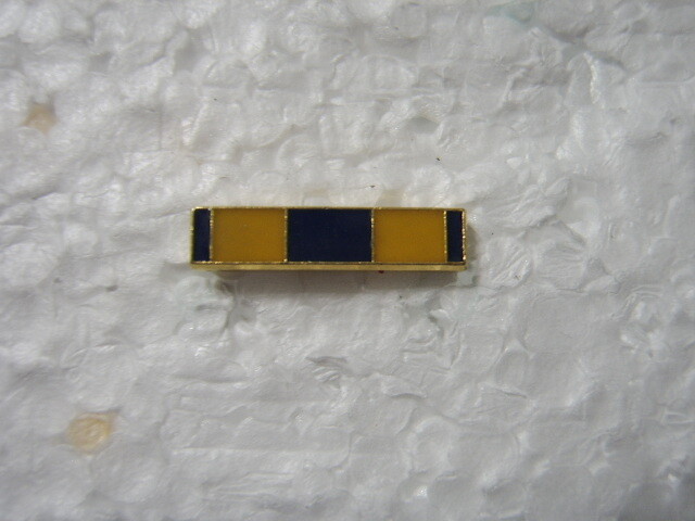AIR MEDAL LAPEL PIN NIP :KY19-1 CURRENT ISSUE