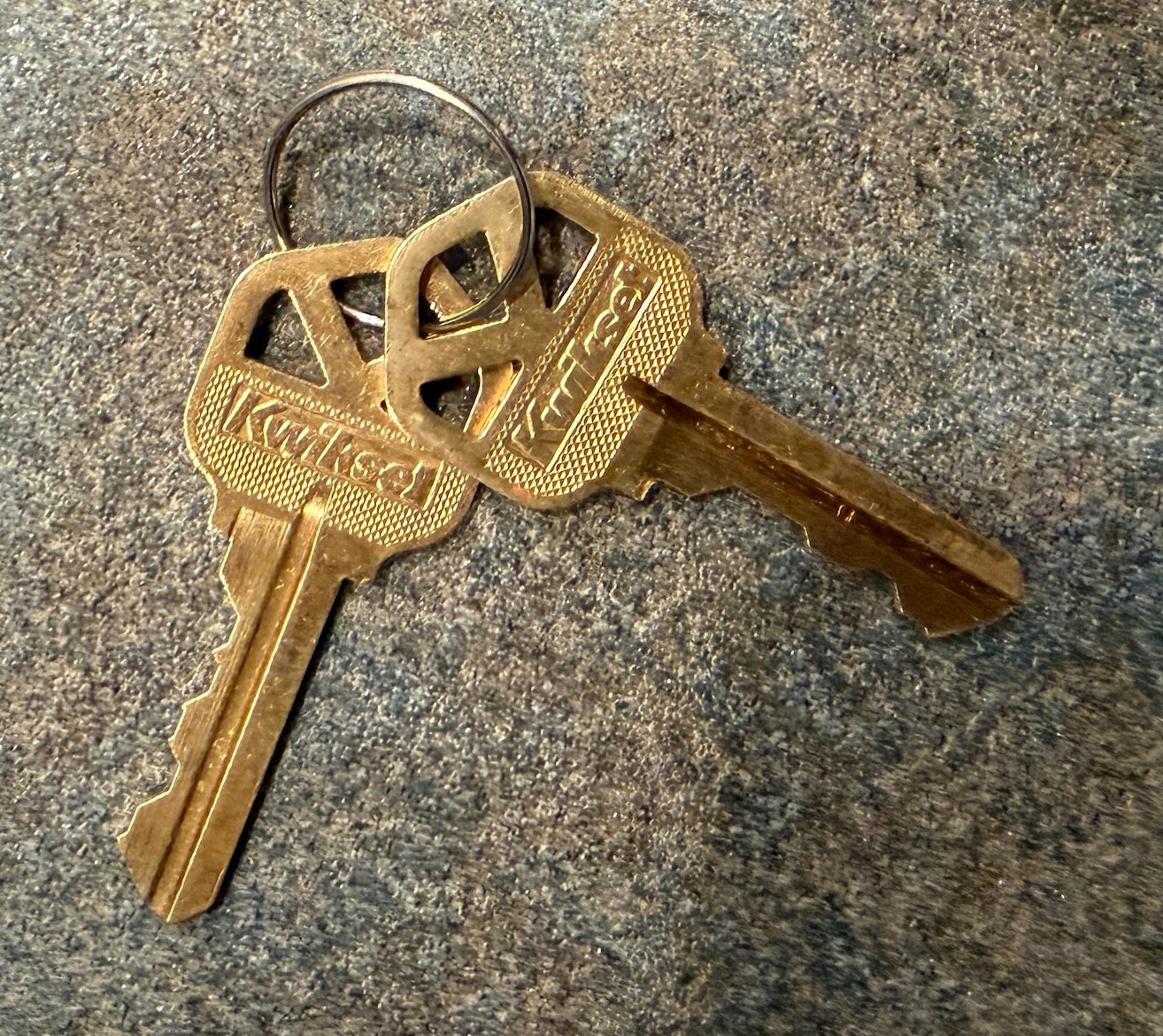 Kwikset Keys to Re-key Kwikset SmartKey Locks TWO KEYS KW1
