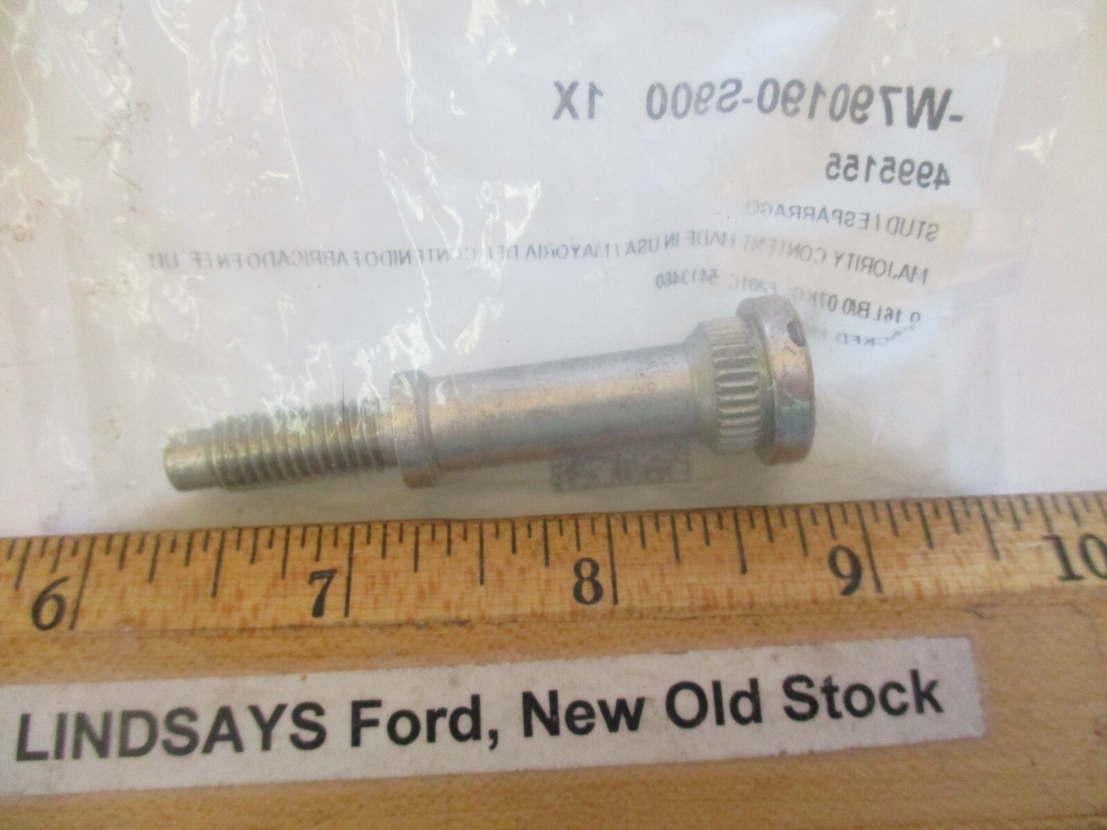 NEW UNOPENED FORD 2009/2012 ESCAPE, MARINER "STUD" EXHAUST MOUNTING W790190-S900