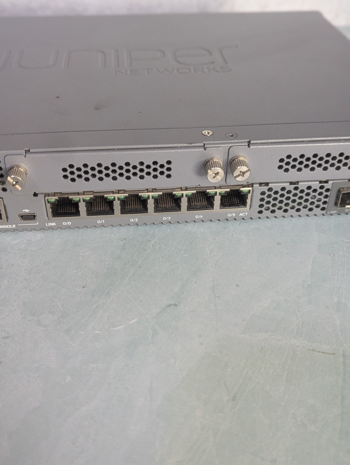 Juniper Networks SRX320 Security Services Gateway Appliance - NO Power Supply