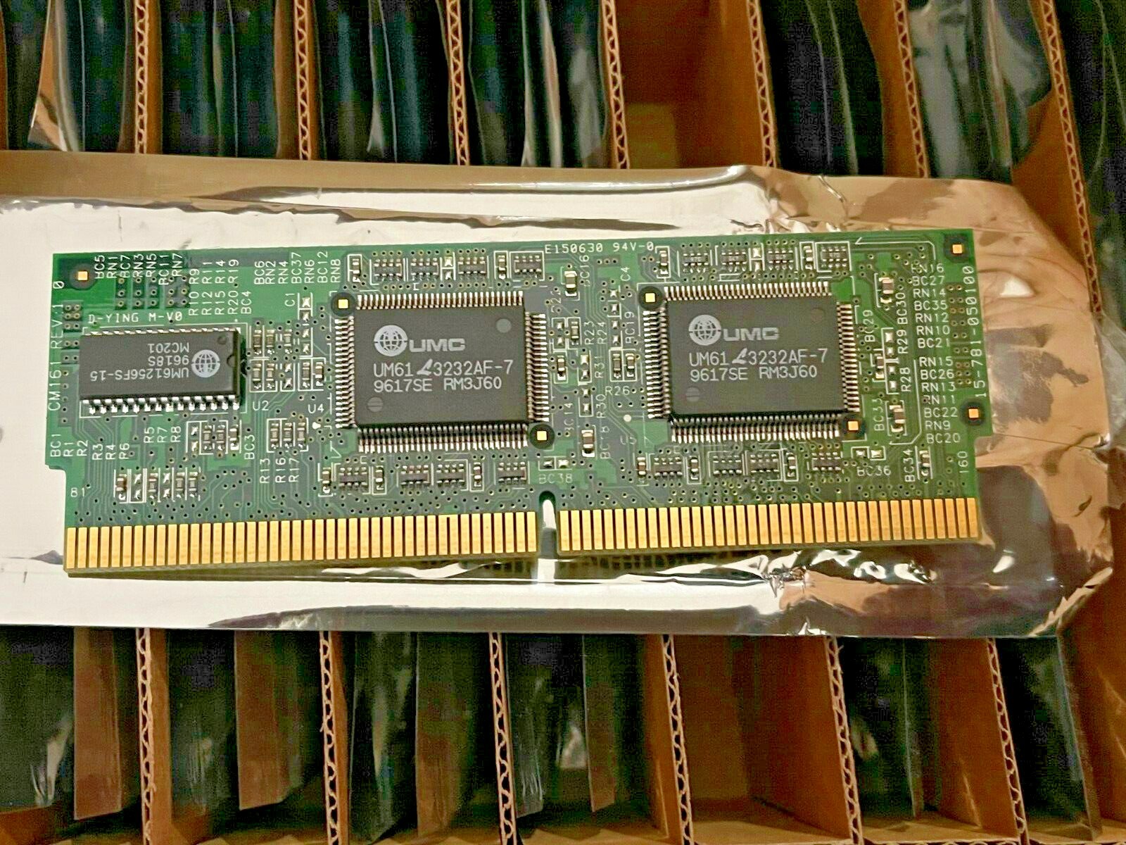 NEW MOTHERBOARD 512K PIPELINE BURST CACHE MODULE UMC UM61L3232AF-7 RM00-MSBX12