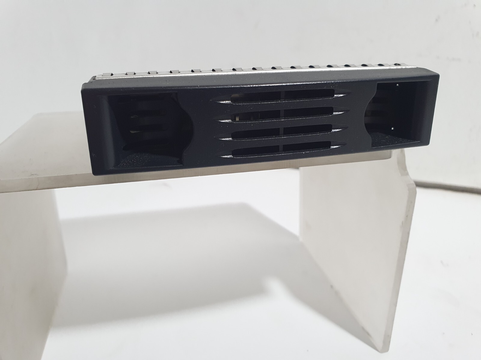 sk33502-71a Empty Bay Lock 3.5" for Hard Drive Cap #02