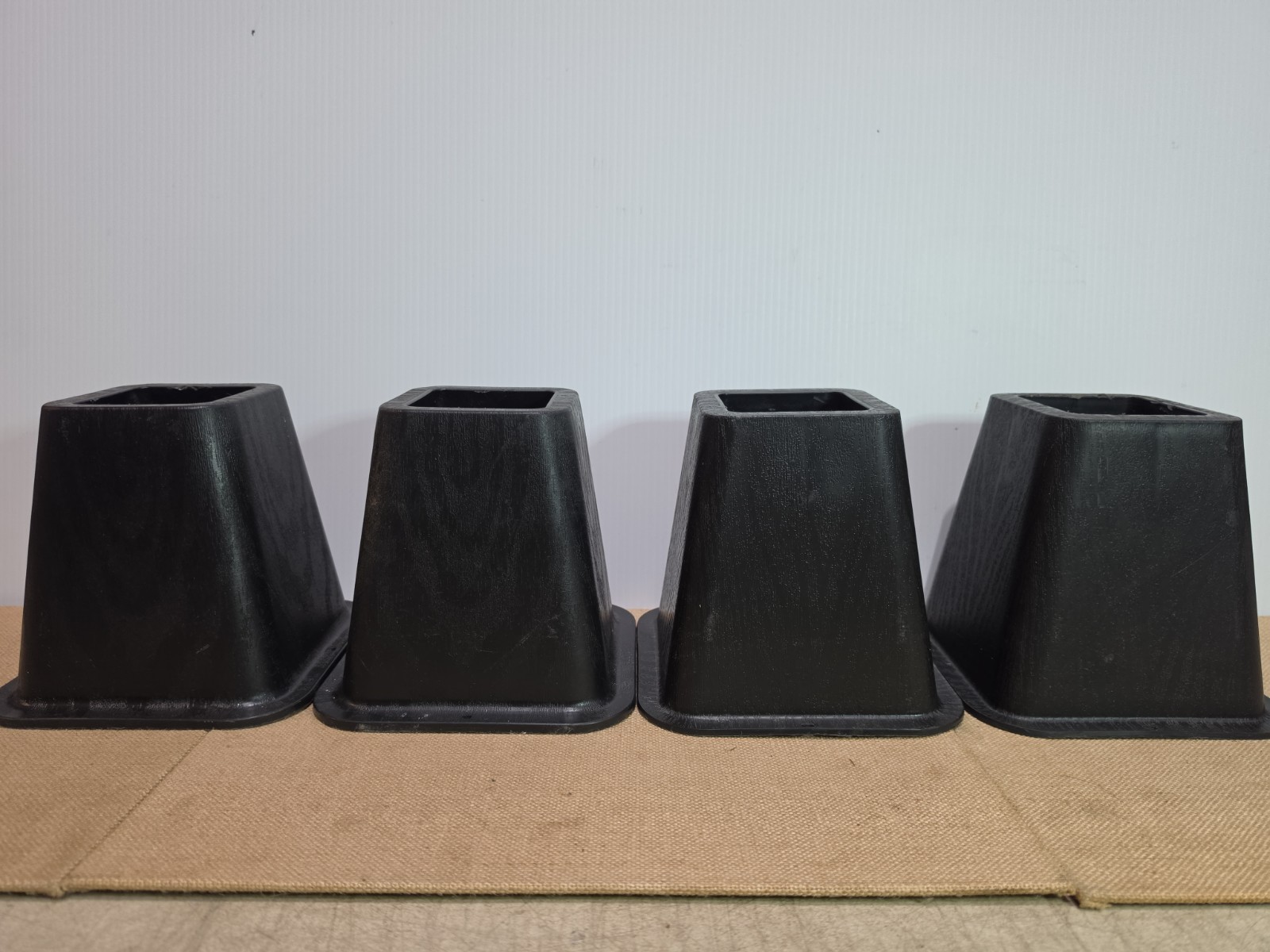 5.5" Bed Risers 4-Pack Durable Heavy Duty Construction Black